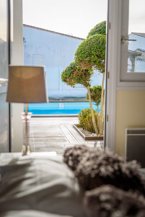 Comfort Double Room | In-room safe, desk, soundproofing, iron/ironing board (on request)