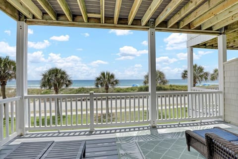 Lower Oceanfront Deck