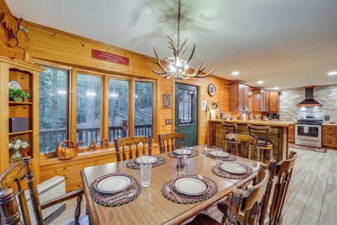 Deep Gap Vacation Rental | 3BR | 3BA | 2,100 Sq Ft | Stairs Required