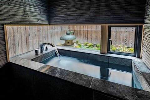Traditional House, 3 Bedrooms, Kitchen, Garden View | Bathroom | Separate tub and shower, deep soaking tub, free toiletries, hair dryer