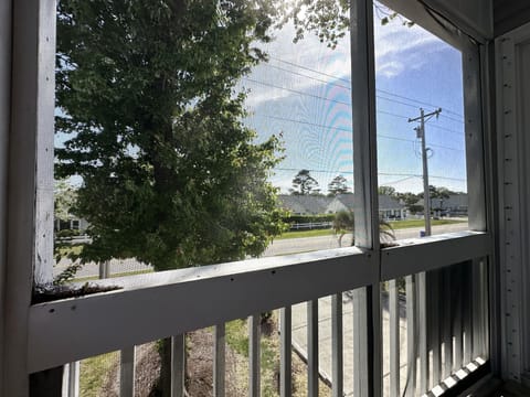 Utopia is located only 2 blocks from the beach!