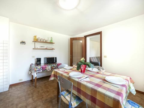 Table, Furniture, Property, Lighting, Interior Design, Wood, Floor, Flooring, Chair