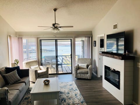 Breathtaking views from the moment you enter the front door!