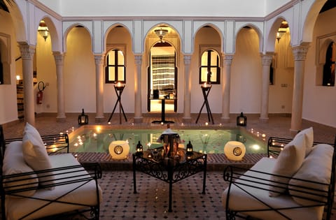 Outdoor pool, sun loungers