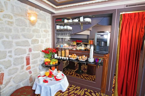 Snack bar
