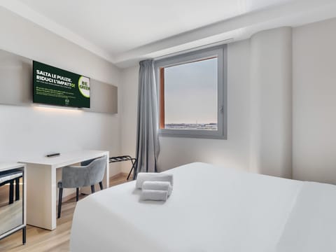 Superior Double Room, Non Smoking | In-room safe, desk, laptop workspace, blackout drapes