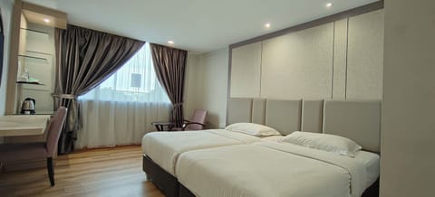 Deluxe Room | Iron/ironing board (on request), rollaway beds (surcharge), WiFi (free)