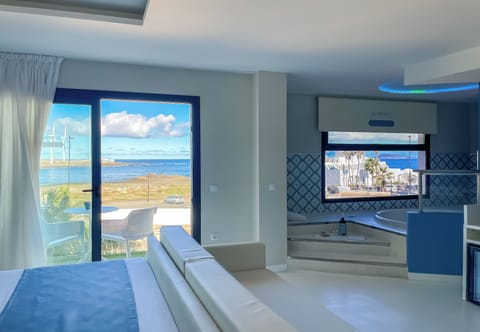 Studio Suite | In-room safe, blackout drapes, free WiFi, bed sheets
