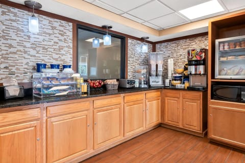 Free daily on-the-go breakfast