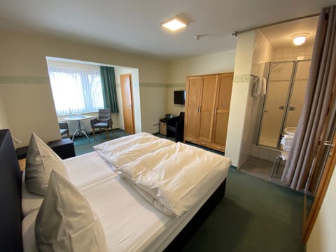 Economy Double Room | Desk, free WiFi, bed sheets