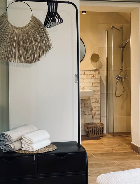 Superior Double Room, 1 Bedroom, Valley View, Courtyard Area | Premium bedding, free minibar, desk, soundproofing