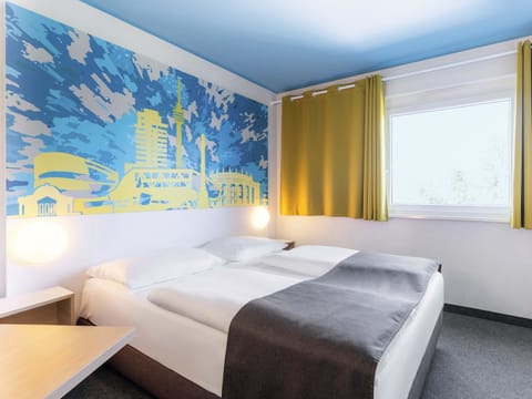 Double Room | Desk, laptop workspace, soundproofing, WiFi (free)