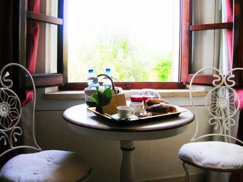 Triple Room | Room service - dining
