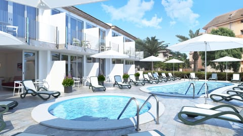 2 outdoor pools, sun loungers