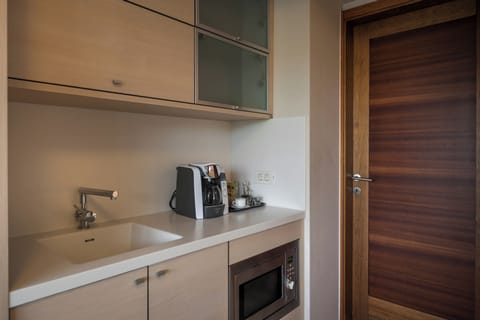 Deluxe One Bedroom Villa with Private Pool | Private kitchen