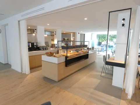 Daily buffet breakfast (EUR 22 per person)