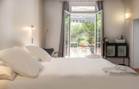 Superior Double Room, Terrace (Deluxe) | Premium bedding, memory foam beds, minibar, in-room safe