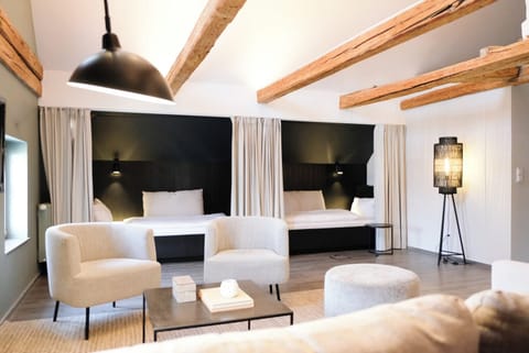 Grand Suite | Hypo-allergenic bedding, minibar, in-room safe, desk