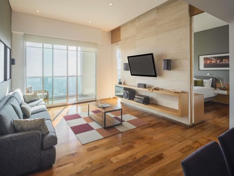 Down comforters, minibar, in-room safe, desk