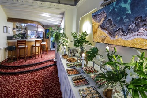 Daily buffet breakfast for a fee