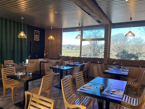 Breakfast and dinner served, Regional cuisine