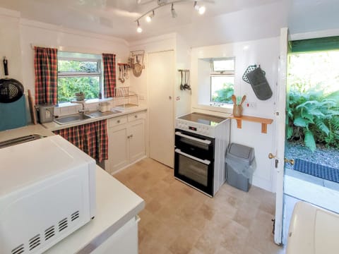 Kitchen | G&agrave;rradh an Fh&agrave;saich, Glendale