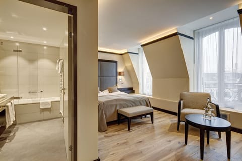 Deluxe Design Zimmer | Hypo-allergenic bedding, minibar, in-room safe, desk