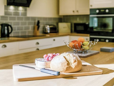 Kitchen | Priors Lodge Barns - Owl Barn - Priors Lodge Barns , Bream, near Lydney