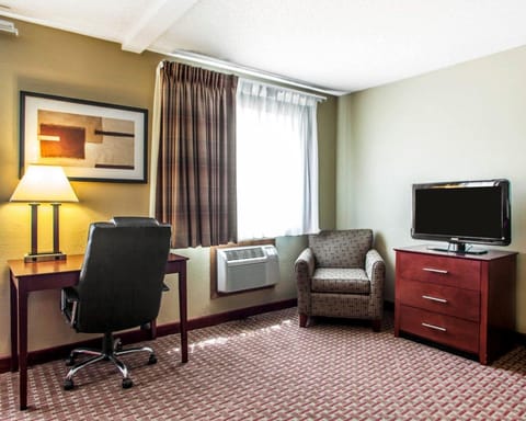 Standard Room, 2 Queen Beds, Non Smoking | Premium bedding, pillowtop beds, desk, iron/ironing board