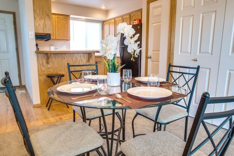 Have a great meal with your family. Room for 4 at the table and two at the bar.