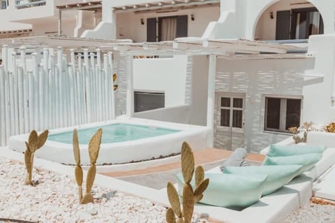 Deluxe Suite, Jetted Tub | Private spa tub