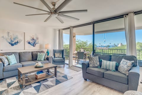 Open and very spacious living room area with great air flow.