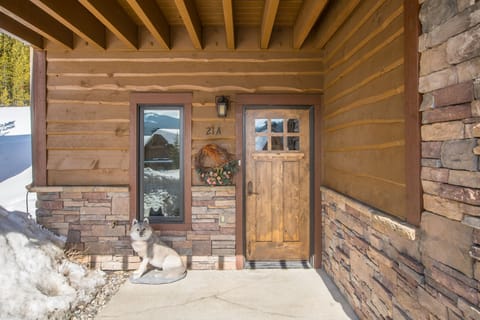 Gorgeous entryway | Exterior