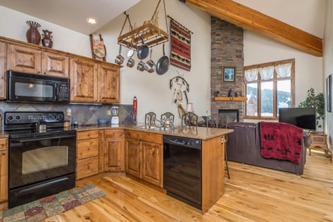 The home chef's dream | Main Level