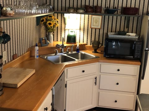 Well equipped kitchen