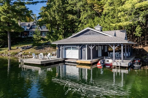 Boathouse Dock &amp; Seating