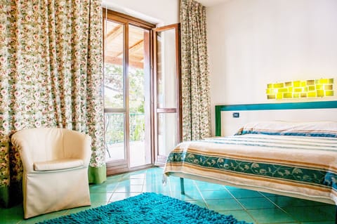 Memory foam beds, in-room safe, desk, blackout drapes