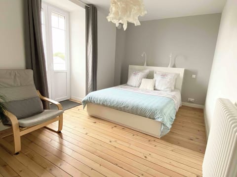 Business Apartment, 2 Bedrooms, Kitchen, Sea View | 2 bedrooms, premium bedding, individually decorated