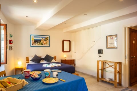 Ventu De Ma Studio #2 with AC House in Vernazza