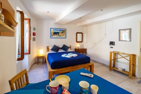 Ventu De Ma Studio #2 with AC House in Vernazza