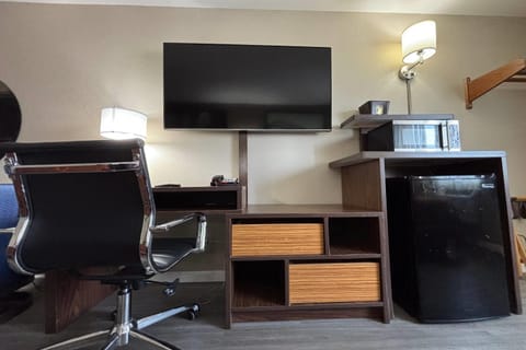 Desk, iron/ironing board, free WiFi, bed sheets