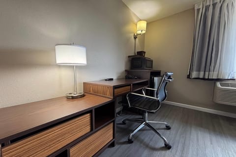 Studio Suite, 1 King Bed, Non Smoking | Desk, iron/ironing board, free WiFi, bed sheets