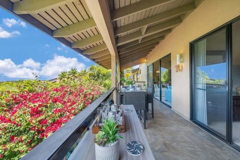 Large lanai with ocean and tropical views