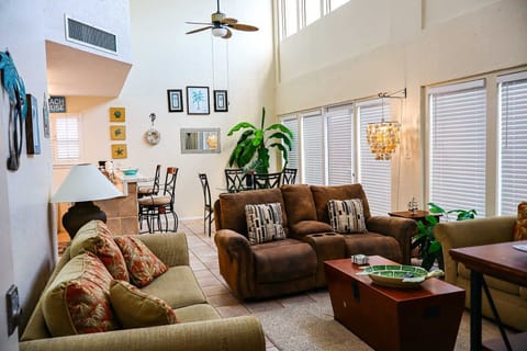 Condo, 2 Bedrooms | Living area
