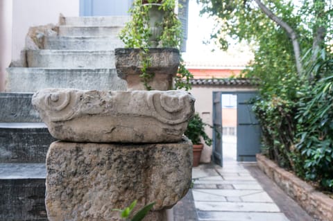 Ancient column not to take with you