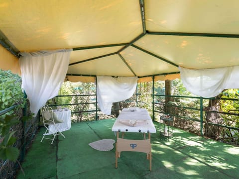 Apartment | Outdoor dining