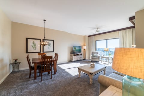 Welcome to "Sea La Vie" Origin at Seahaven 631.
This 1 Bedroom/1 Bath condo is perfect for your next beach vacation getaway to Panama City Beach FL.