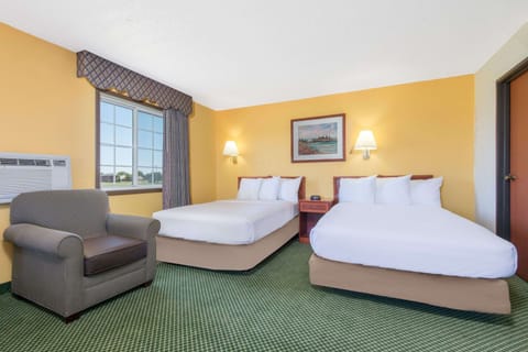Studio Suite, 2 Queen Beds, Non Smoking (3 Full Beds) | Desk, iron/ironing board, free cribs/infant beds, free WiFi