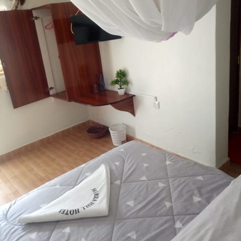 Double Room | Desk, iron/ironing board, free WiFi, bed sheets