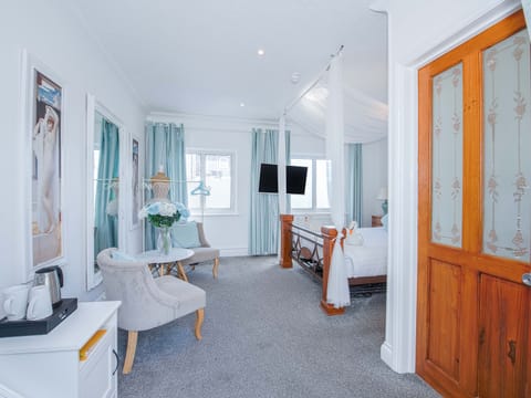 Superior Double Room | Iron/ironing board, free WiFi, bed sheets